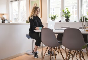 Varier sgabello Move promozione con in omaggio glow conta calorie esdia da lavoro